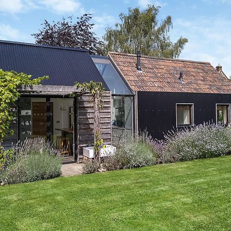 Wrens Nest Villa Chippenham  Eksteriør billede