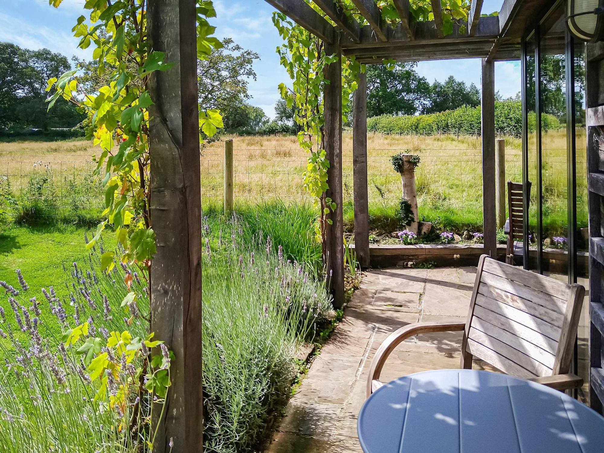 Wrens Nest Villa Chippenham  Eksteriør billede