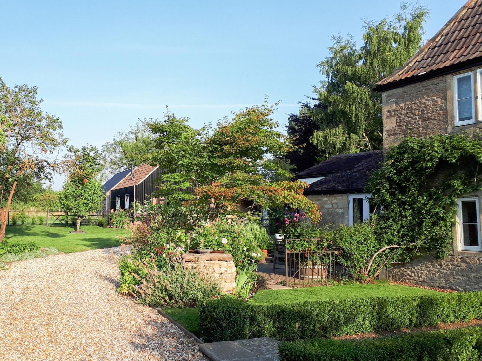 Wrens Nest Villa Chippenham  Eksteriør billede