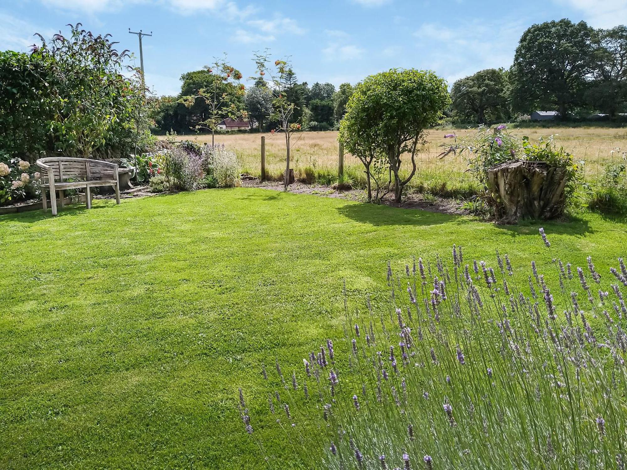 Wrens Nest Villa Chippenham  Eksteriør billede