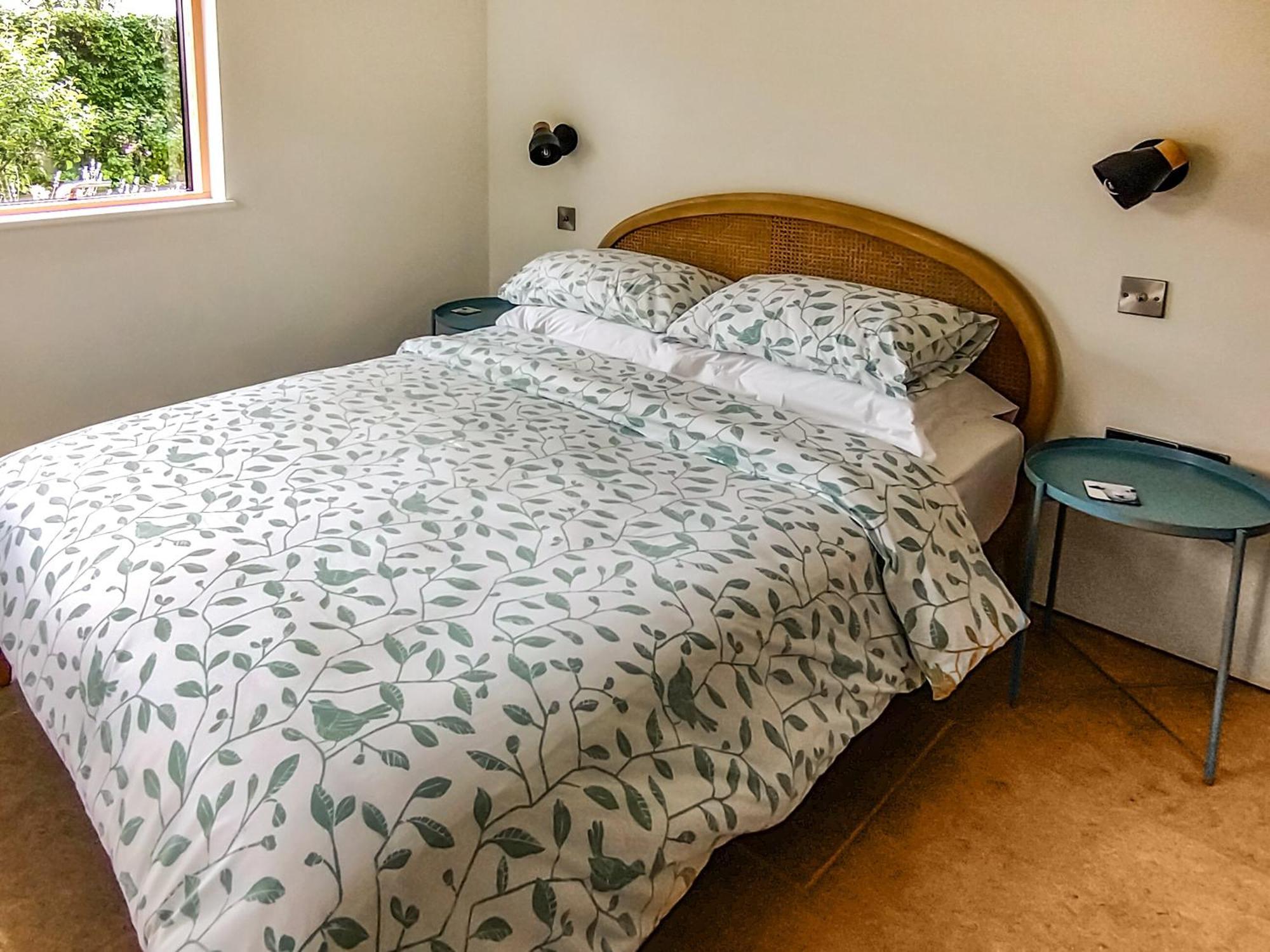 Wrens Nest Villa Chippenham  Eksteriør billede